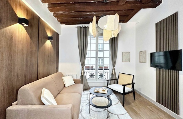 Unique studio near Notre-Dame