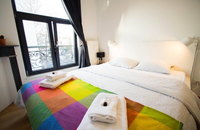Unit 9 - Vibrant Room near Avenue Louise Best Location