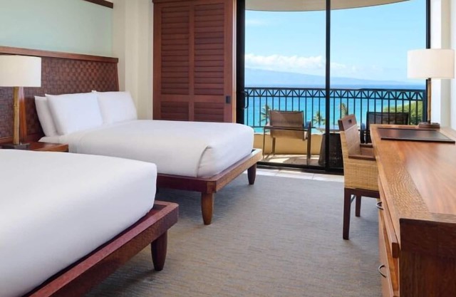 Unit with Ocean View! Outdoor Pool, Beachfront Property, w/Onsite Parking