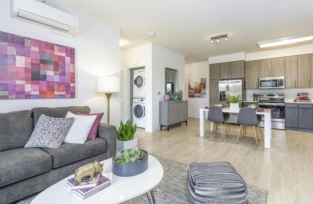 Unwind and Stay Connected: 1 Bedroom Condo in a Modern Hotel