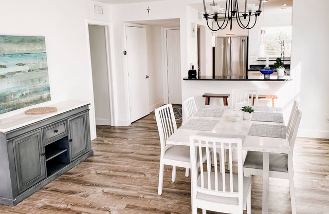 Updated Comfortable Condo with view of Gulf Course