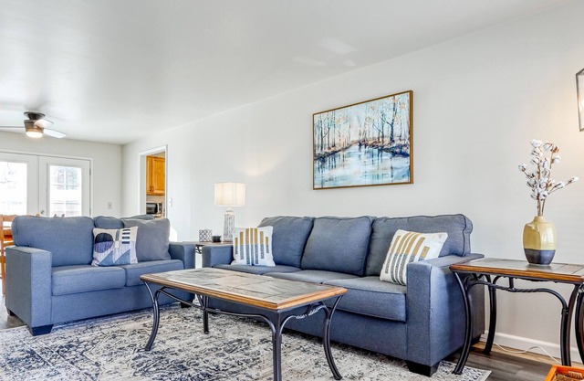 Updated duplex with yard, private washer/dryer, central AC, & a soaking tub