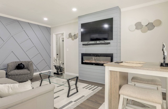 Updated Piedmont Heights Apt - 5 Mi to Dtwn ATL!