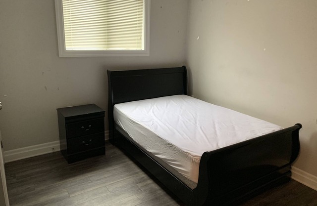 Upper Apartment - Short Term Stays - Near Niagara Falls, Canada