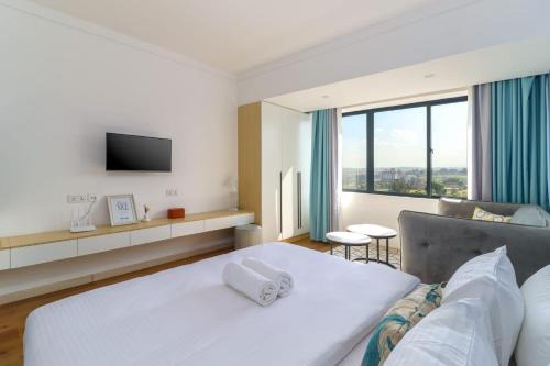 Upper Hill View Palace Apartment