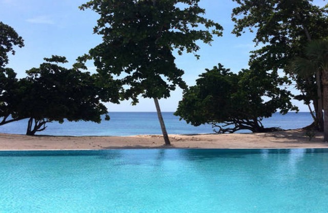 upscale 1 bedroom apartment in private beach community