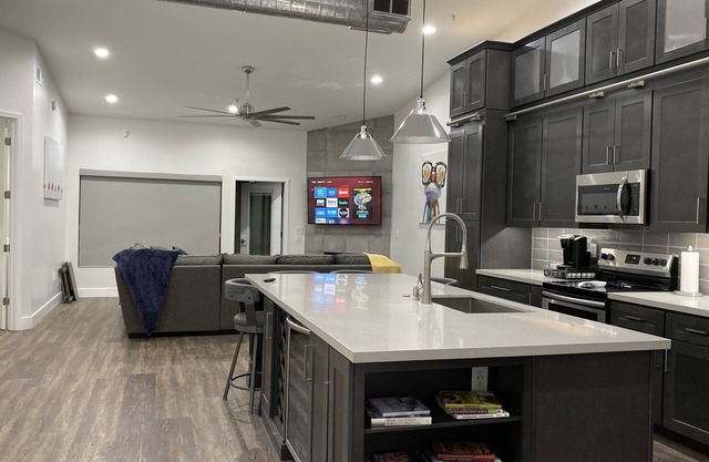 Upscale Fully Renovated Biltmore Penthouse