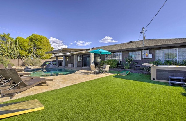 Upscale Retreat and Outdoor Oasis, 2 Mi to Old Town!