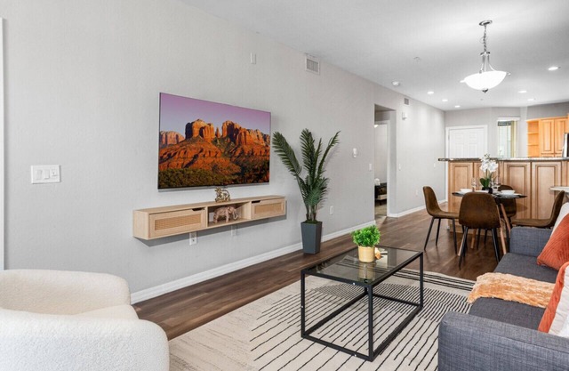 Urban 2BR-Pool,Parkng,NearASU,Mill Ave&Cmelbck Mtn