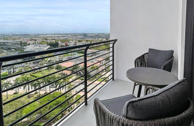 Urban Chic: Doral 2BR Deluxe