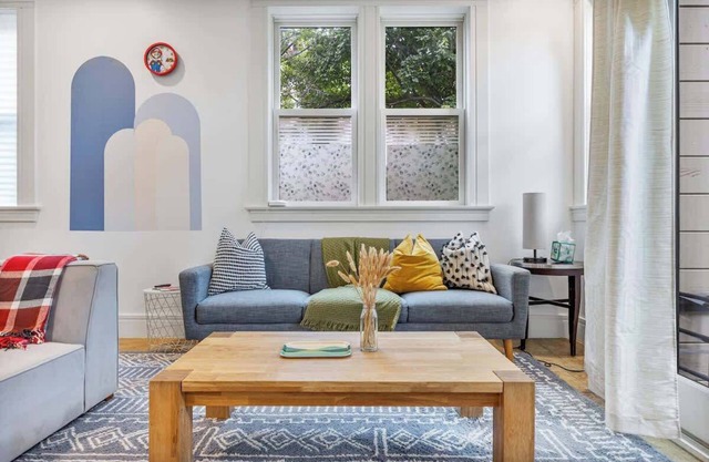 #Urban Elegance 3BR With Parking, Near UC, BART & Downtown