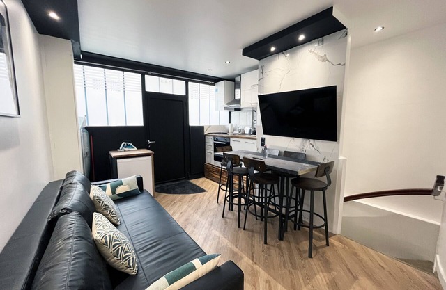 Urban Flat 172 - Private Cinema Gaité Montparnasse