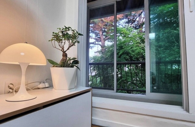 Urban Forest house 6 people available