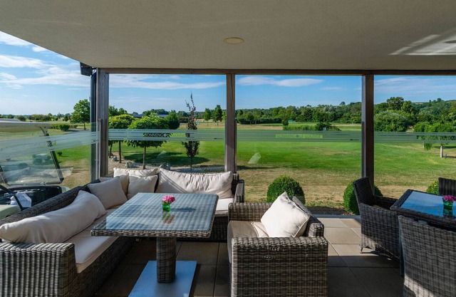 Urban Holiday Home in Lutzmannsburg with Pool