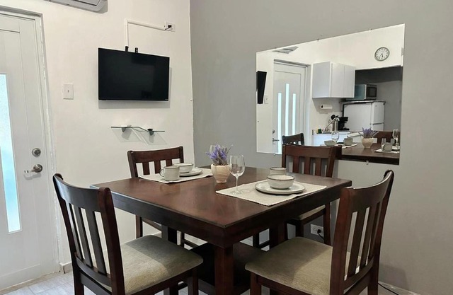 Urban Lodgings Two @ Roosevelt 457