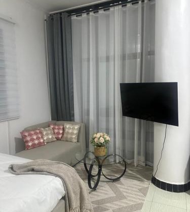 Urban Studio Room