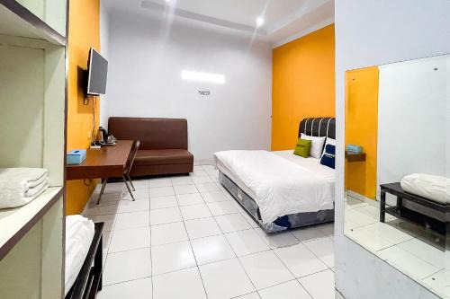 Urbanview Hotel Grand Seven One Manna