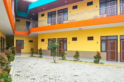 Urbanview MJ Hotel Syariah Cirebon by Reddoorz