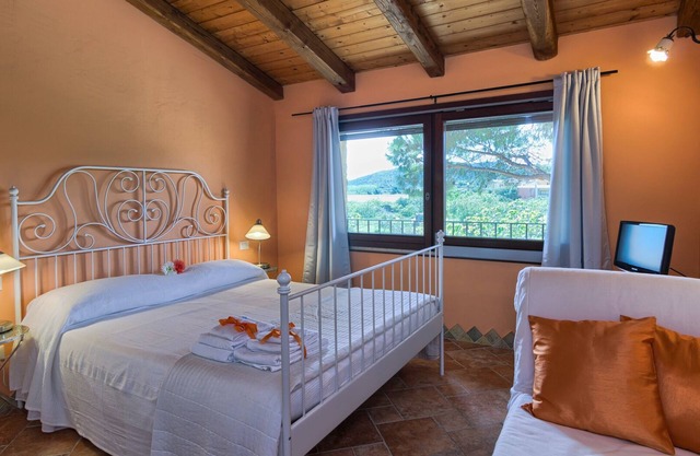 URSULA HOUSE BRIGHT APARTMENT ABOUT 800 MT FROM THE SEA,