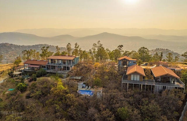 Utopia Casa Horizonte: a house with a view, and all you need.