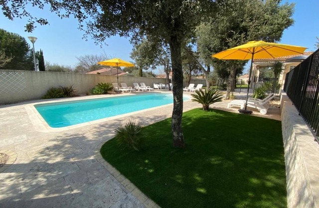 UZES, Villa + Annexe for 10 people with secure swimming pool