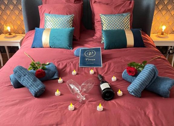 Vénus Love room Escapade romantique avec jacuzzi