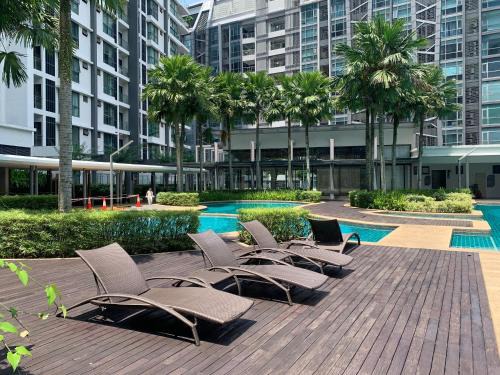 V Residence Suites 5-6pax 3R1B Linked to Sunway Velocity Mall MRT LRT Maluri & Cochrane KLCC View Kuala Lumpur