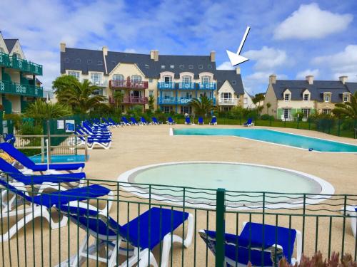 VACANCES A L OCEAN - GRAND T4 VUE MER GRAND BALCON tout confort - WIFI ET PARKING GRATUITS - MER PLAGE PISCINE à environ 25 m - Centre ville, tous commerces, marché, et port à 10 minutes à pied en longeant la mer