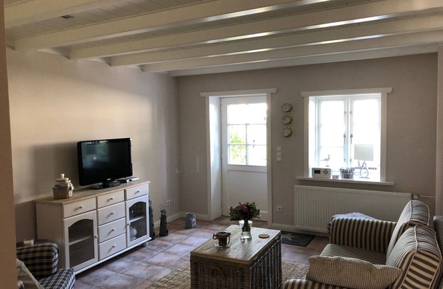 Vacation apartment/apartment for 3 guests with 60m² in Wrixum on Föhr (109681)