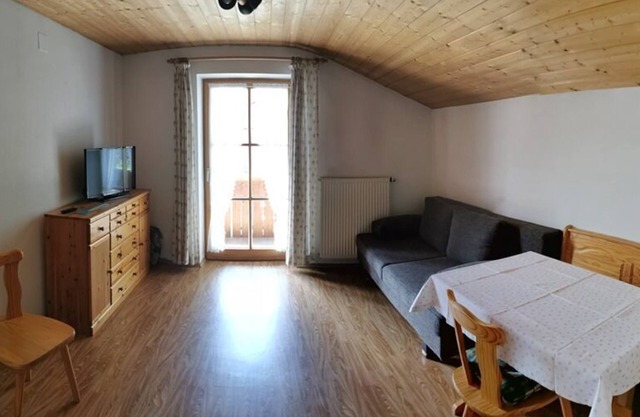Vacation apartment for 1-4 persons, 35 sqm, eat-in kitchen, 1 sep. Bedroom, balcony