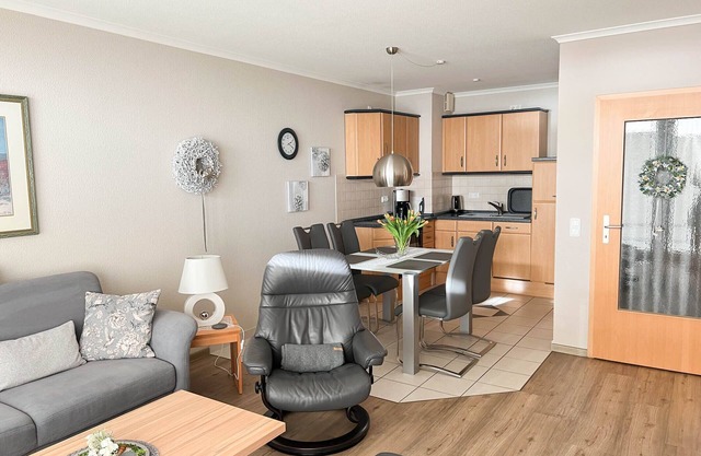 Vacation apartment for up to 4 people with fantastic sea views!