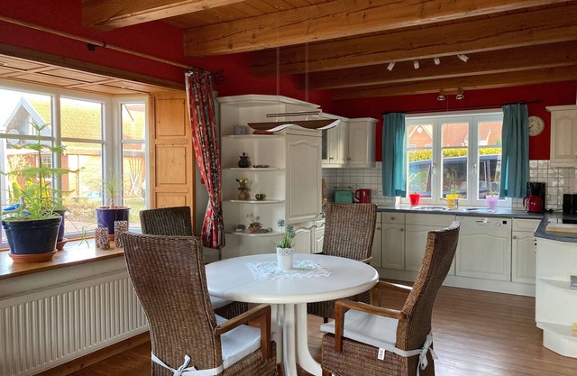 Vacation apartment/apartment for 4 guests with 98m² in Fehmarn OT Landkirchen (59206)