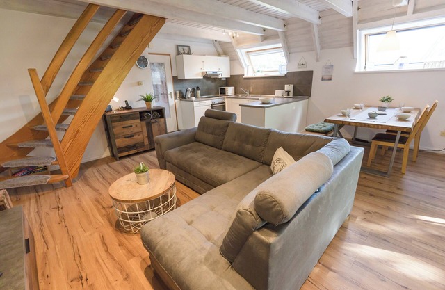 Vacation home Opi Huck Stroot 42 with a beautiful garden and close to the beach.