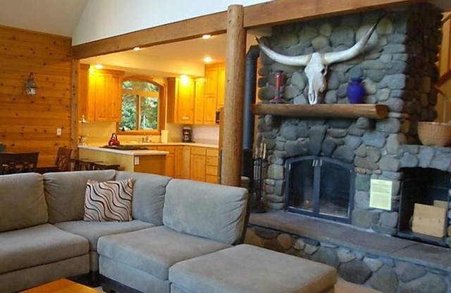 Vacation home 07MF Silver Lake Chalet w/Hot Tub! in Maple Falls - 10 persons, 3 bedrooms