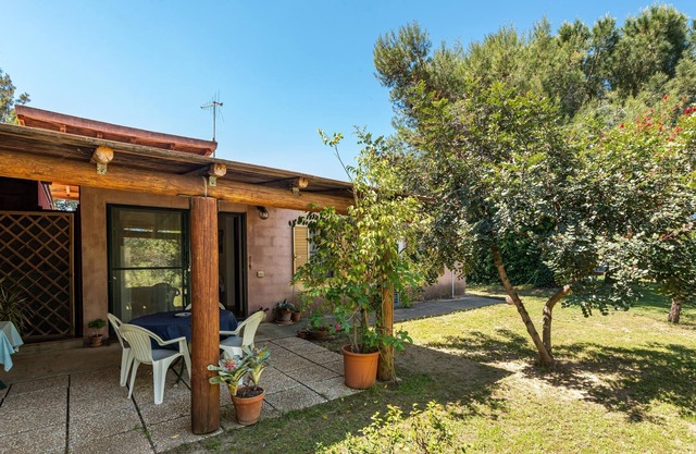 Vacation Home "Appartamentino Angela" close to Costa Rei Beach with Wi-Fi, A/C, Garden & Terrace; Parking Available