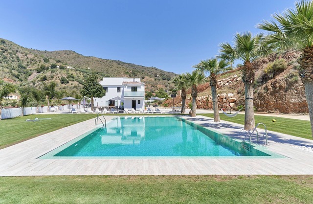 Vacation Home 'Era del Puerto 2' with Mountain View, Pool, BBQ & Wi-Fi