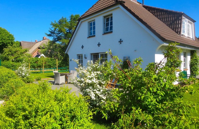 Vacation home for 3 guests with 153m² in Oldsum (143792)