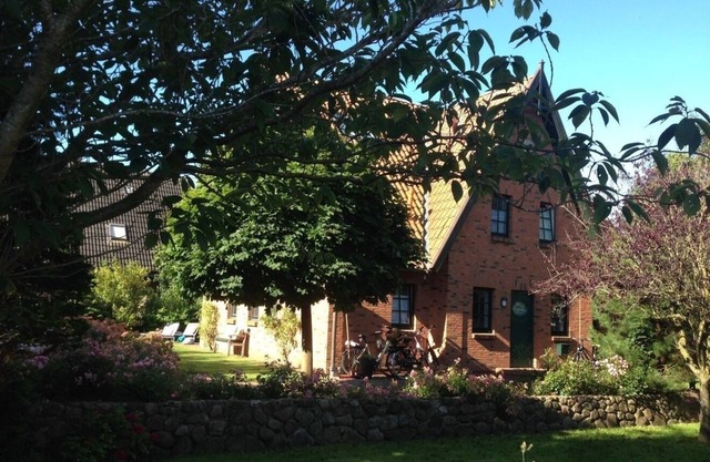 Vacation home for 5 guests with 80m² in Oldsum (105474)