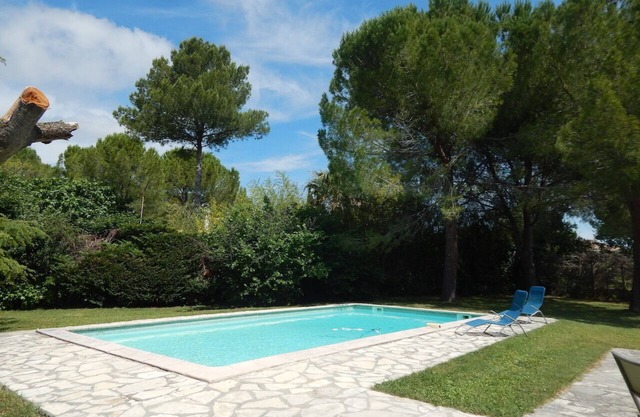 Vacation home with pool 20 minutes from the sea