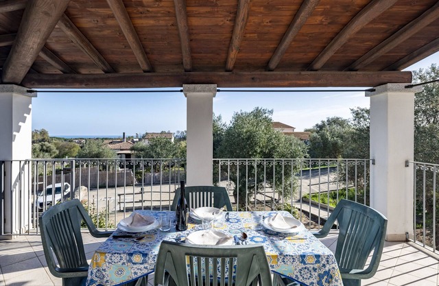 Vacation Home "Guido Holiday" with Sea View, Private Terrace & Wi-Fi