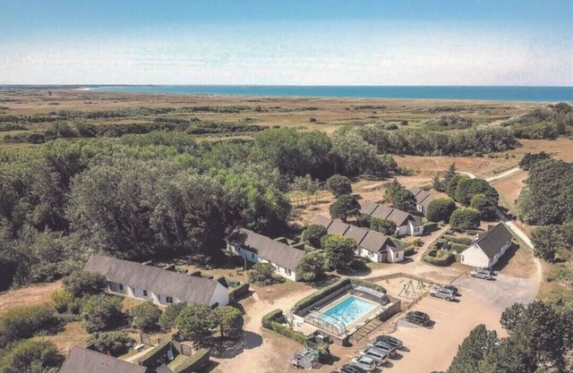Vacation home in Brittany 900 m from the beach-5 persons -Heated swimming pool
