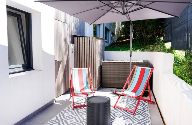 Vacation Home "Maison Aranea" with Mountain View, Private Terrace & Wi-Fi
