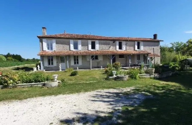 Vacation Home "Maison Serge" with Private Terrace, Shared Garden & Wi-Fi