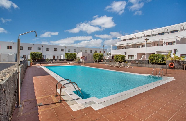 Vacation 'Queen Ovetus Planta Baja' with Mountain View, Shared Pool and Wi-Fi