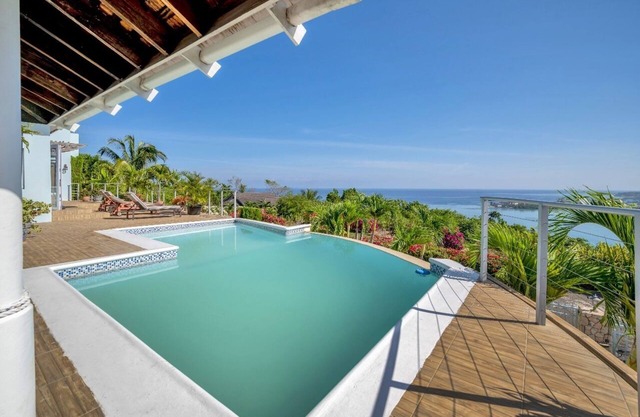 Vacation Villa Style home with 4 bedrooms and WiFi, AC in fabulous Montego Bay.