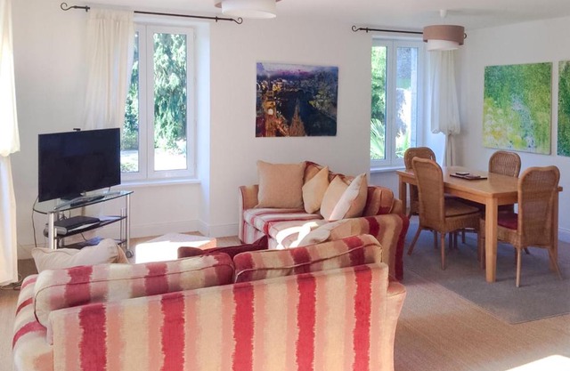Val Rive - Sisley Apartment
