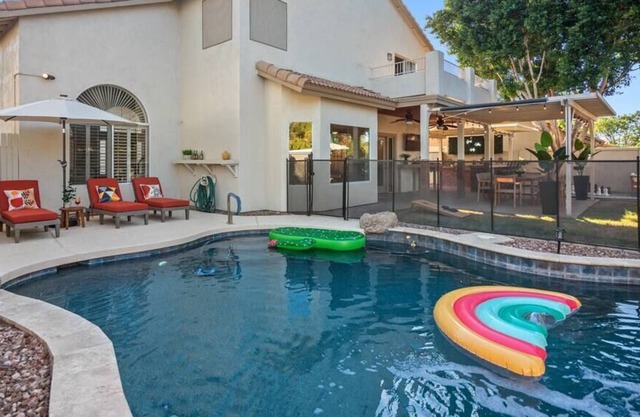 Val Vista Lakes Family Game Home-Heated Pool