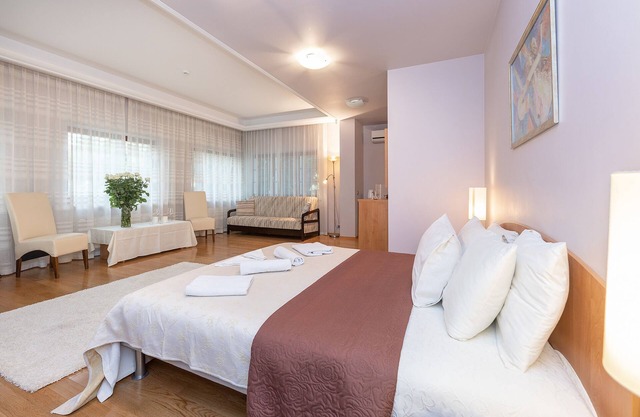 Valensija - Large Suite apartment