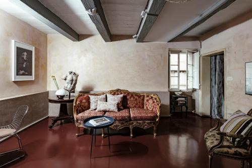 Valletta Nobile by VALLETTA SUITES - a 400-year-old designer apartment in Valletta