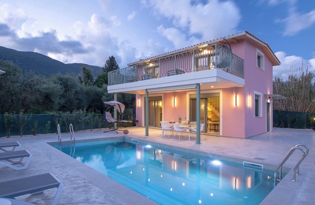 Valley House in the heart of the meadow of Vassiliki village
